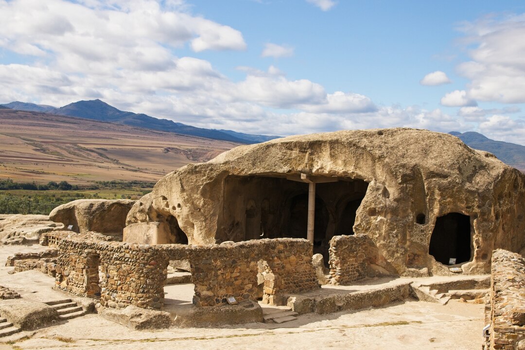 famous-historic-uplistsikhe-rock-hewn-town-eastern-georgia_181624-9602